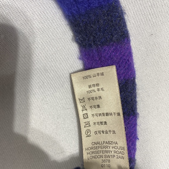 Burberry ear muffs - Picture 3 of 4